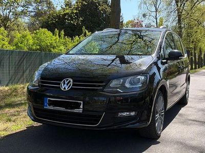 Second-hand VW Sharan Match 170 CP (125 kW) 2012 Negru Monovolum