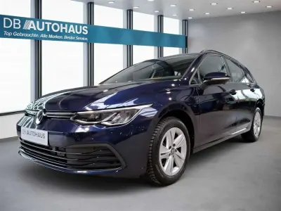 Gebraucht VW Golf VIII Life 110 PS (80 kW) 2024 Blau Kombi