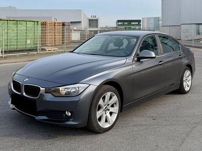 Gebraucht BMW 316 Sport Line 136 PS (100 kW) 2012 Grau Limousine