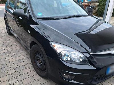 Gebraucht Hyundai i30 110 PS (80 kW) 2012 Schwarz Kleinwagen