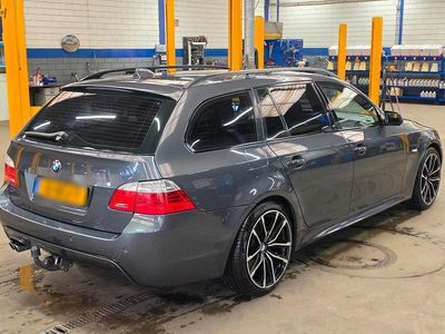 Gebraucht BMW 530 272 PS (200 kW) 2007 Grau Kombi