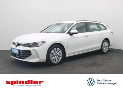 Gebraucht VW Passat Basis 204 PS (150 kW) 2025 Pure white Kombi