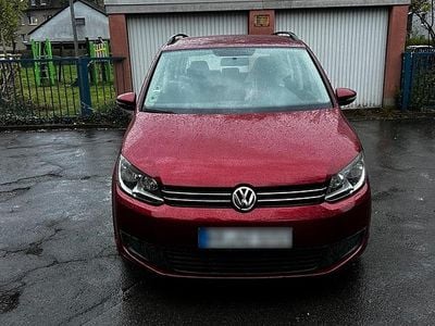 Gebraucht VW Touran 105 PS (77 kW) 2011 Rot Van / Kleinbus