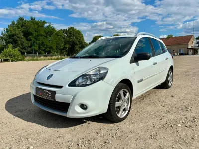 Gebraucht Renault Clio Luxe 111 PS (81 kW) 2009 Gletscherweiss Kombi