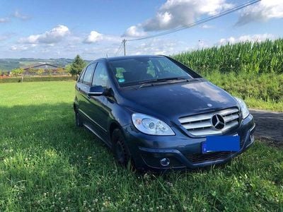 Mercedes B200