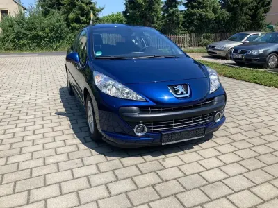 Gebraucht Peugeot 207 Filou 95 PS (69 kW) 2008 Blau Limousine