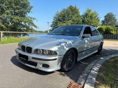 BMW 523