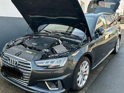 Second-hand Audi A4 S-Line 231 CP (169 kW) 2019 Gri Break