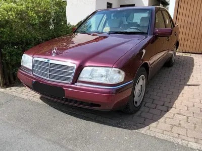 Gebraucht Mercedes C220 Elegance 150 PS (110 kW) 1996 Rot Limousine