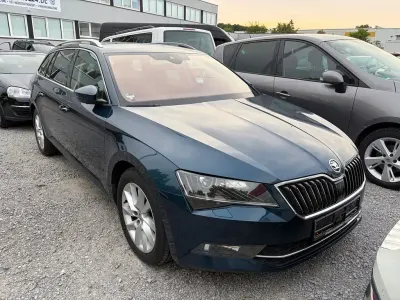 Gebraucht Skoda Superb Style 190 PS (139 kW) 2018 Blau Kombi