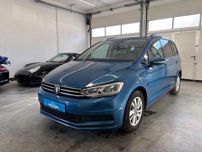 Gebraucht VW Touran Comfortline 150 PS (110 kW) 2020 Blau Van / Kleinbus