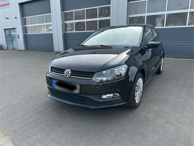 gebraucht VW Polo | schwarz | 81.000 km | 4-Türer | EZ 06/2016 | 55KW