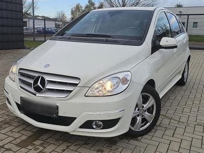 Mercedes B200
