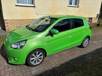 Gebraucht Mitsubishi Space Star 71 PS (52 kW) 2013 Grün Van / Kleinbus