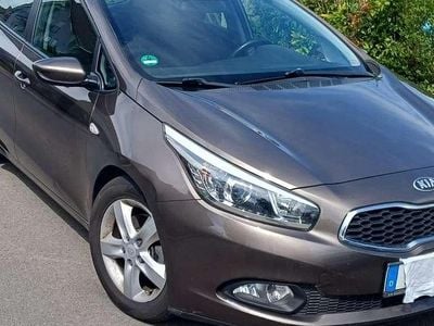 Second-hand Kia Ceed Vision 135 CP (99 kW) 2012 Hatchback