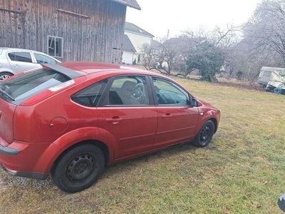 Usata Ford Focus 102 CV (75 kW) 2007 Arancione Berlina