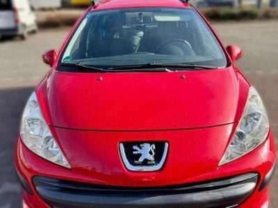 Gebraucht Peugeot 207 Tendance 73 PS (53 kW) 2009 Rot Kombi