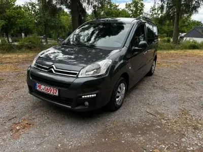 Gebraucht Citroën Berlingo PureTech 110 PS (80 kW) 2016 Grau Van / Kleinbus