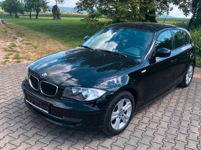 Gebraucht BMW 116 122 PS (89 kW) 2010 Schwarz Kleinwagen