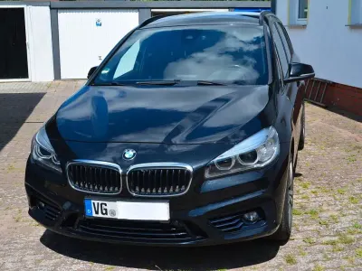 Gebraucht BMW 220 Gran Tourer Performance 190 PS (139 kW) 2015 Schwarz Van / Kleinbus