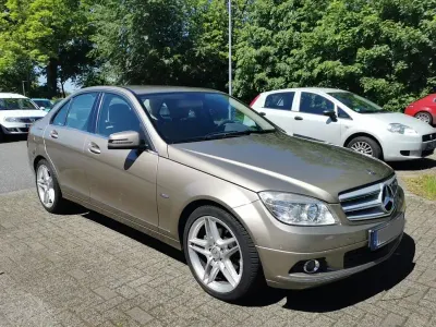 Gebraucht Mercedes C250 204 PS (150 kW) 2010 Beige Limousine