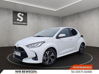 Weiß Neu 2025 Toyota Yaris Hybrid Limousine | 25.980 € (Fairer Preis)