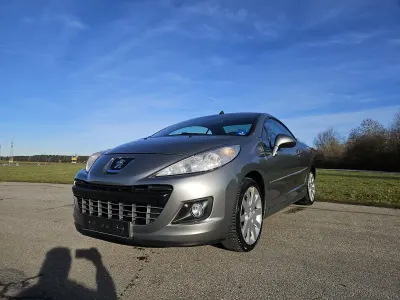 Gebraucht Peugeot 207 CC 120 PS (88 kW) 2013 Andere farben Cabrio
