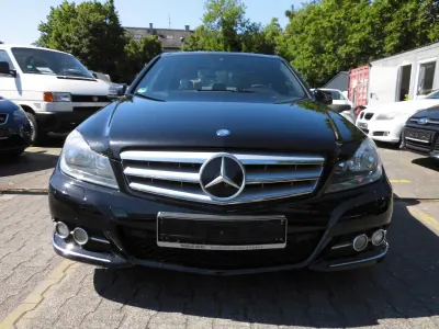 Gebraucht Mercedes C250 Avantgarde 204 PS (150 kW) 2012 Schwarz Limousine