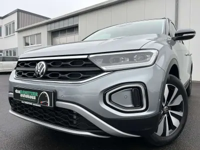 Używany VW T-Roc Goal 150 KM (110 kW) 2025 Srebrny SUV