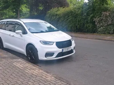 Używany Chrysler Pacifica 285 KM (209 kW) 2022 Biały Van