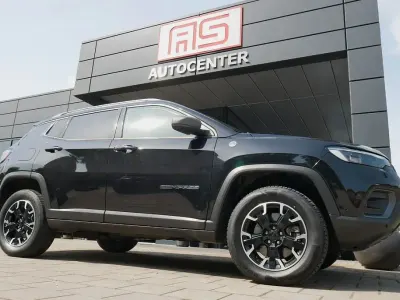 Gebraucht Jeep Compass Trailhawk 241 PS (177 kW) 2021 Schwarz SUV