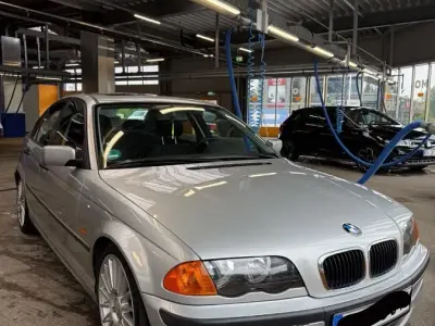 Gebraucht BMW 318 118 PS (86 kW) 1998 Silber Limousine