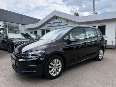 Gebraucht VW Touran Comfortline 150 PS (110 kW) 2018 Deep black perleffekt Van / Kleinbus