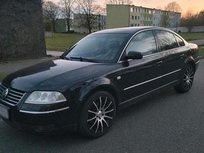 Usata VW Passat Highline 131 CV (96 kW) 2003 Nero Berlina