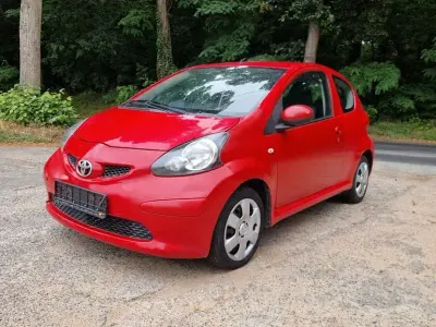 Gebraucht Toyota Aygo Club 68 PS (50 kW) 2006 Rot Kleinwagen