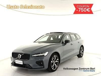 Gebraucht Volvo V60 Ultimate 197 PS (144 kW) 2023 Grigio Kombi