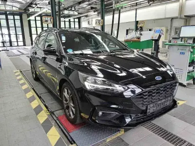 Gebraucht Ford Focus ST-Line 120 PS (88 kW) 2022 Schwarz Kombi