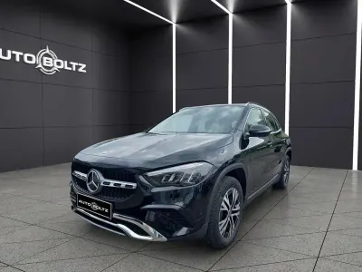 Gebraucht Mercedes GLA200 Progressive 163 PS (119 kW) 2024 Kosmosschwarz SUV