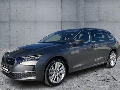 Grau Gebraucht 2025 Skoda Octavia Tour Kombi | 34.870 € (Etwas zu teuer)