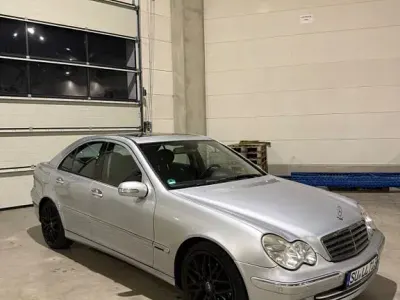 Gebraucht Mercedes C200 166 PS (122 kW) 2007 Silber Limousine