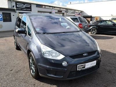 Gebraucht Ford S-MAX Titanium 140 PS (102 kW) 2009 Grau Van / Kleinbus