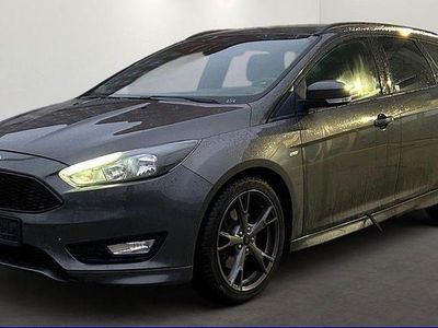 Grau Gebraucht 2018 Ford Focus ST-Line Limousine | 10.800 € (Guter Preis)