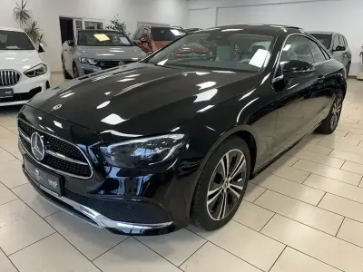 Gebraucht Mercedes E220 194 PS (142 kW) 2022 Schwarz Coupé
