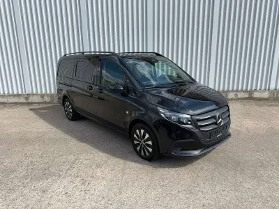 Gebraucht Mercedes Vito 163 PS (119 kW) 2024 Obsidianschwarz metallic Van