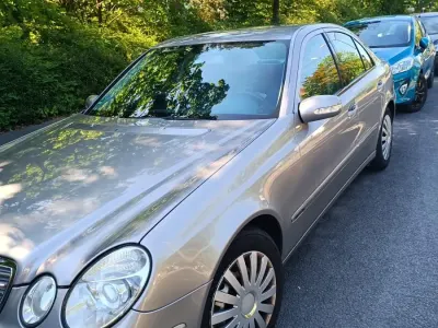 Gebraucht Mercedes E200 163 PS (119 kW) 2005 Andere farben Limousine