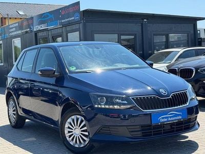 Blau Gebraucht 2016 Skoda Fabia Ambition Limousine | 8.990 € (Guter Preis)