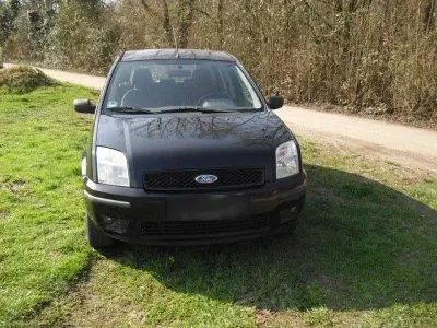 Usata Ford Fusion 80 CV (58 kW) 2003 Nero Utilitaria