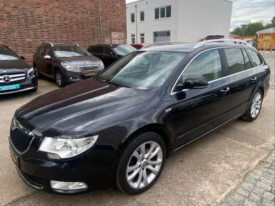 Gebraucht Skoda Superb Family 140 PS (102 kW) 2012 Schwarz Kombi