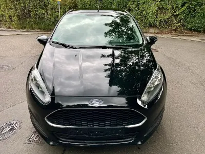 Gebraucht Ford Fiesta 95 PS (69 kW) 2016 Schwarz Kleinwagen