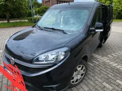 Gebraucht Fiat Doblò Lounge 120 PS (88 kW) 2019 Schwarz Van / Kleinbus